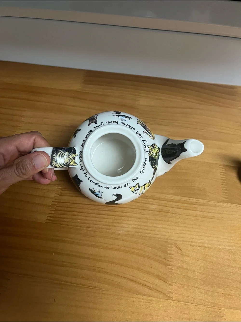 Kit-Tea Cat Porcelain Teapot designed in England by Paul Cardew